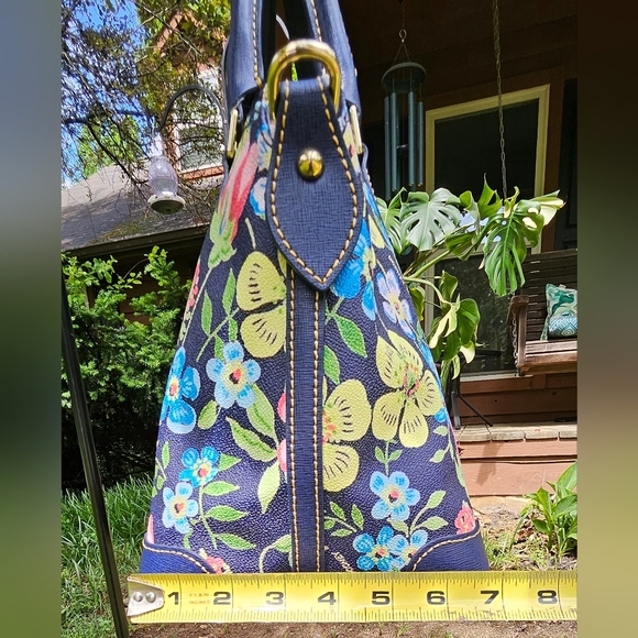 Dooney & Bourke Large Satchel EUC - Picture 16 of 16